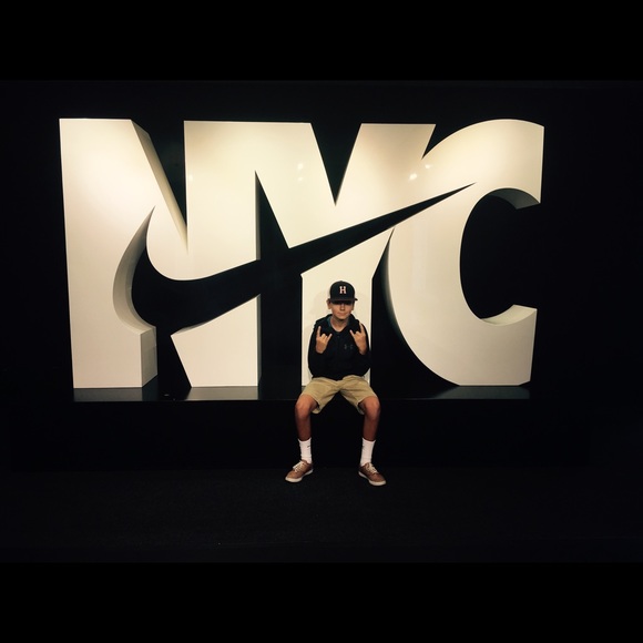 Meet your Posher, Logan - Picture 1 of 1