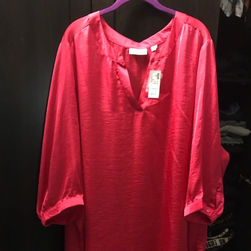 Long short NWT blouse from Avenue