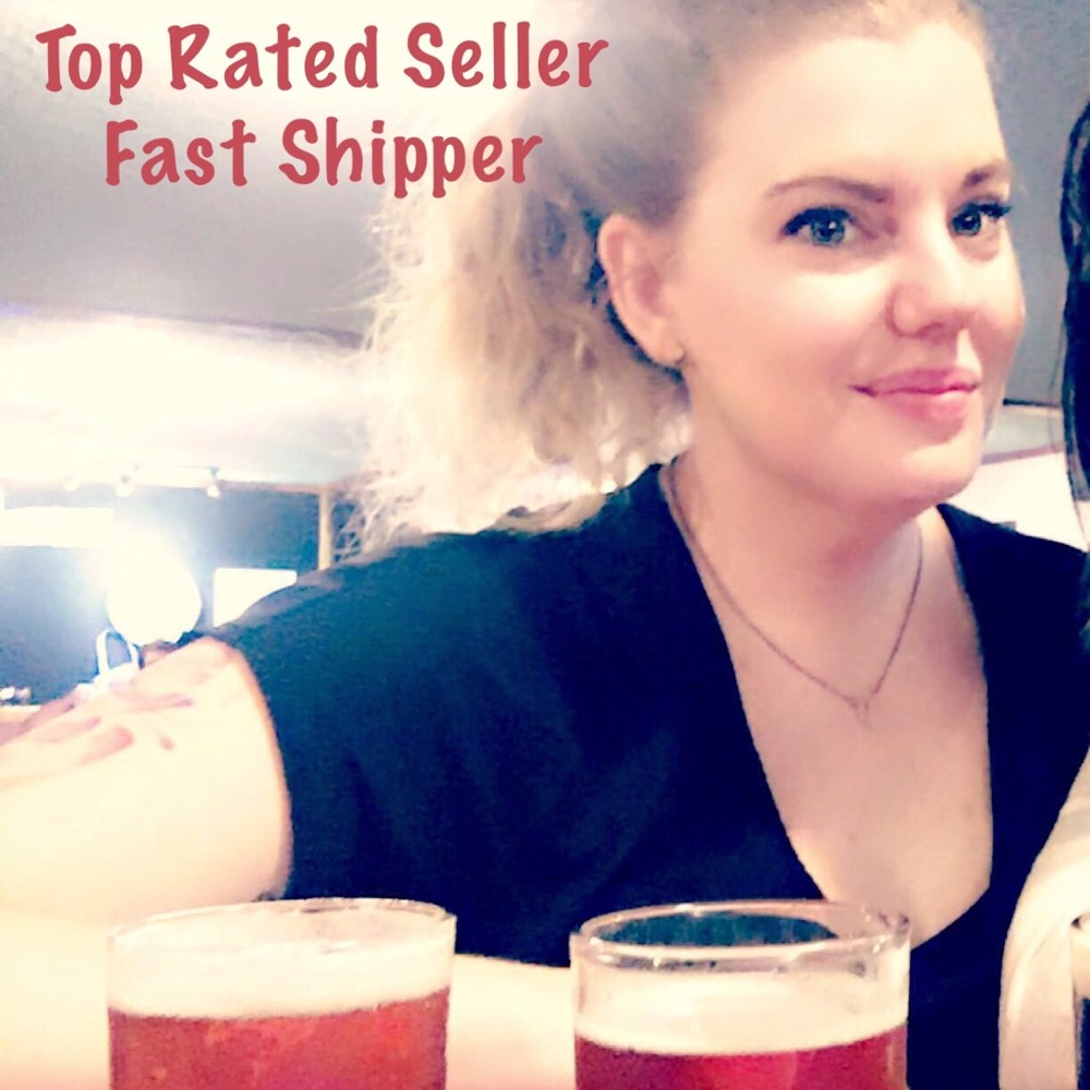 TOP RATED SELLER!!🤝👚👖👗👡👠🧣FAST SHIPPER! 📬