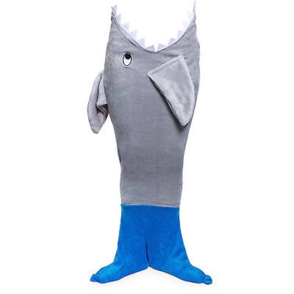 Shark Blanket - Picture 3 of 6