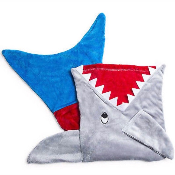 Shark Blanket - Picture 4 of 6