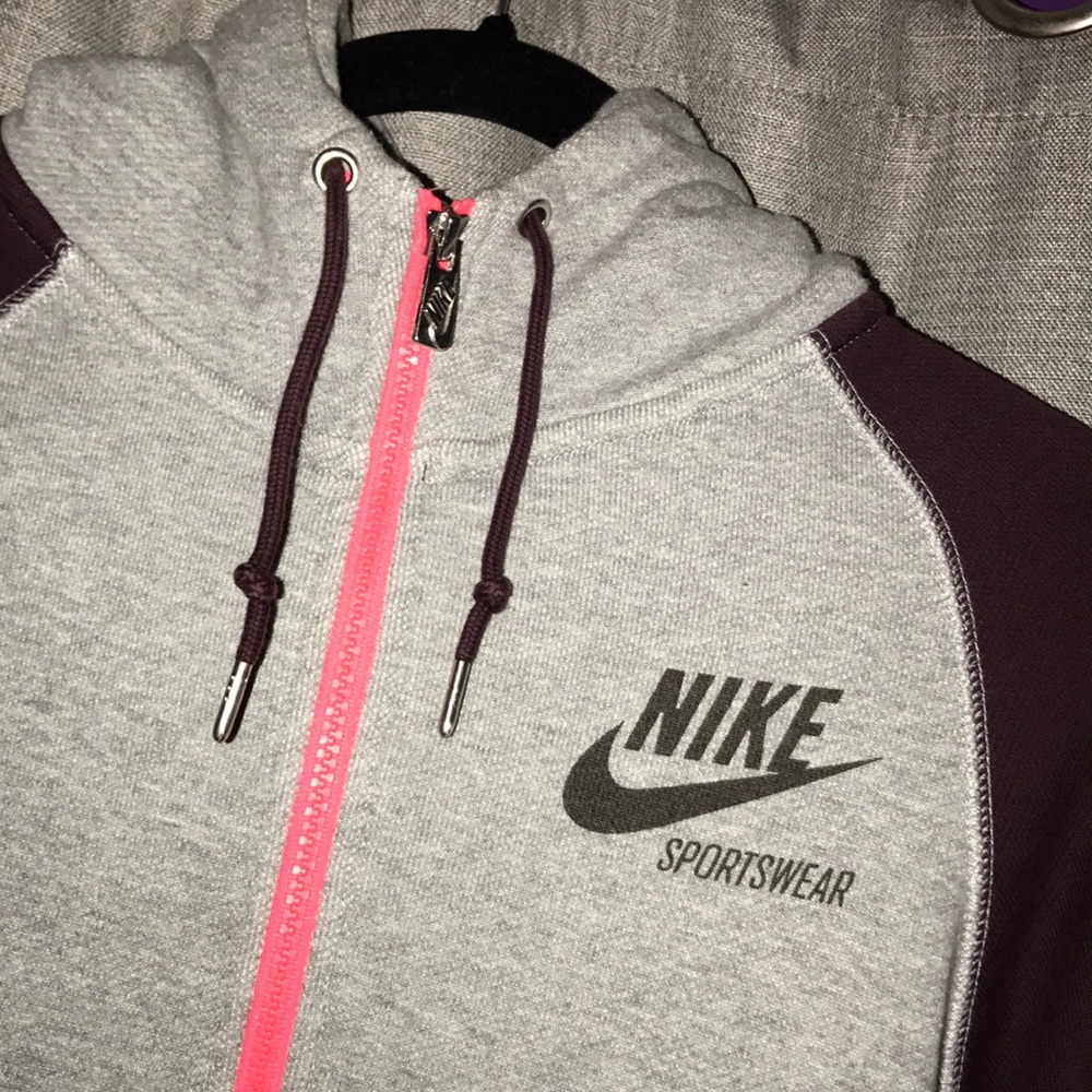 Nike sweatshirt