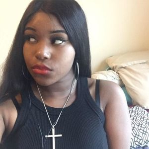 Meet your Posher, Ayana