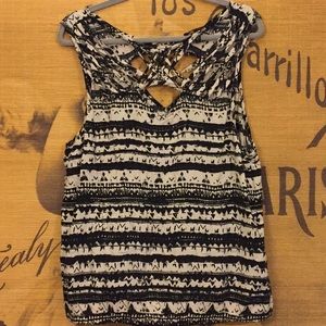 Sale! Jessica Simpson Beautiful Sleeveless Blouse