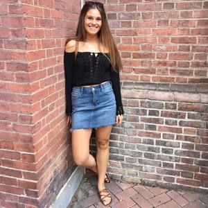 Meet your Posher, Dana