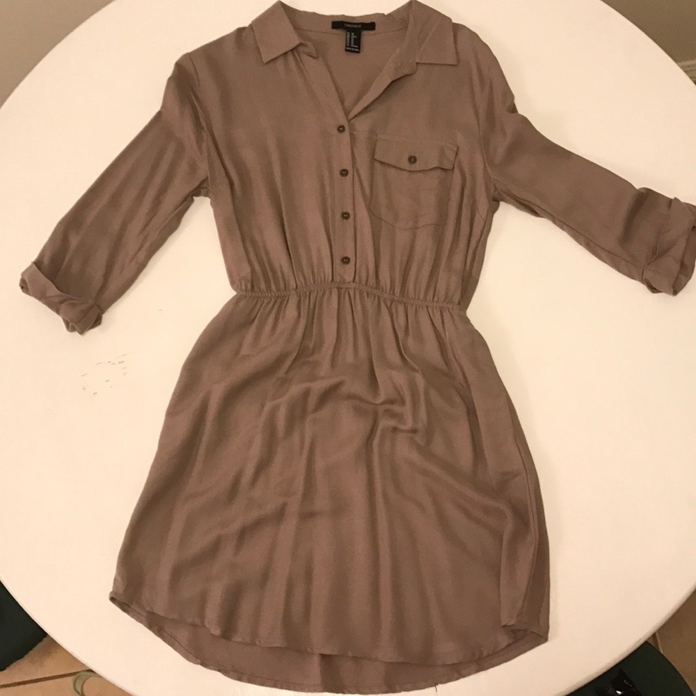 Short (above knees) Forever 21 dress w/pockets