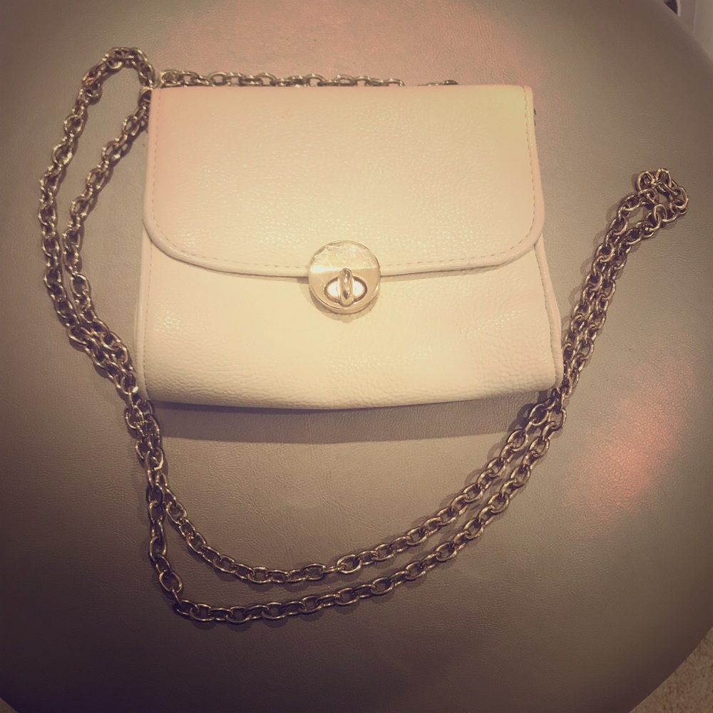 MINI WHITE LEATHER CLUTCH W GOLD CHAIN