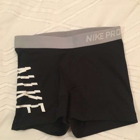 Nike Pants - Nike pro cool training 3inch shorts