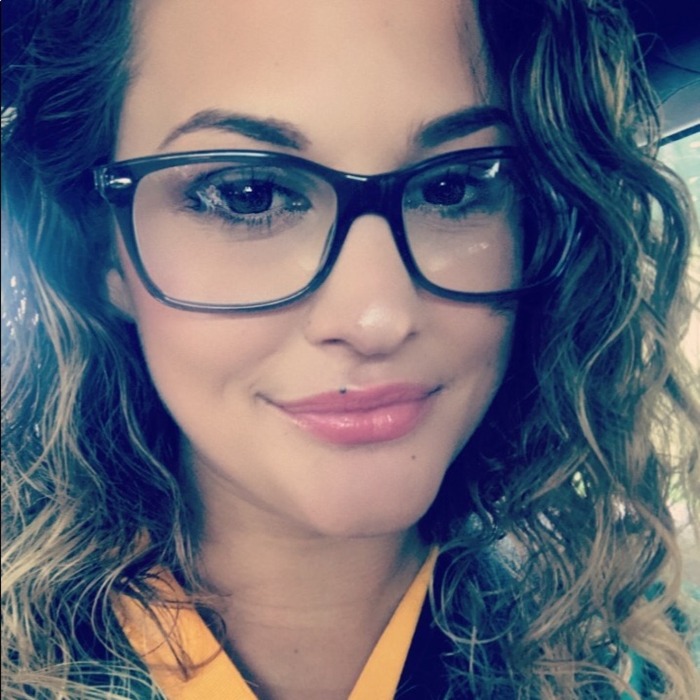 Meet your Posher, Lynley