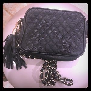 BLACK LEATHER DIAMOND STITCH CROSS BODY BAG