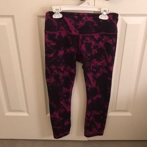 Lululemon crops size 4