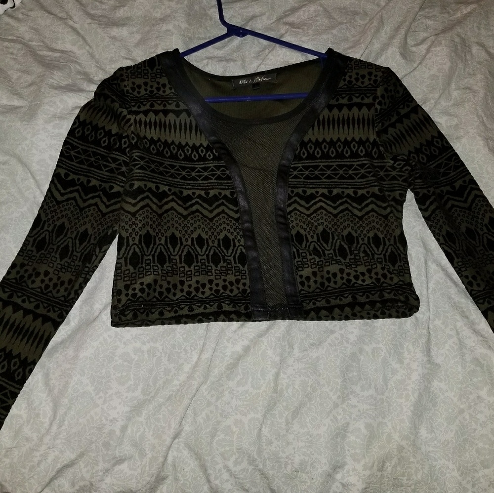 💚Dark green crop top with sheer middle💚