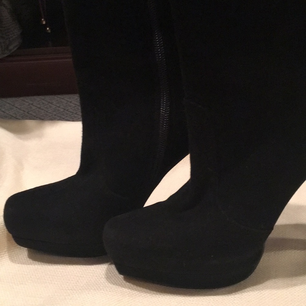 Stuart Weitzman side zip booties