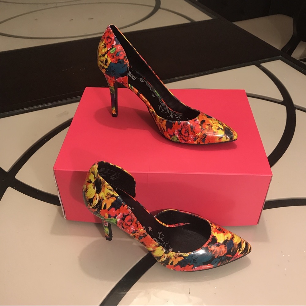 Colorful pump