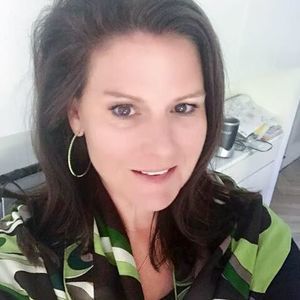 Meet your Posher, Leslie