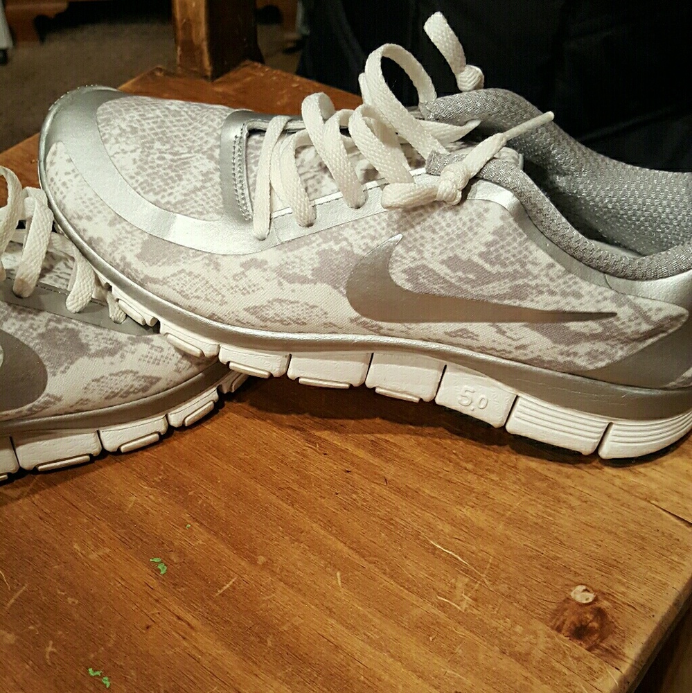 Women's Nike Free sz 9