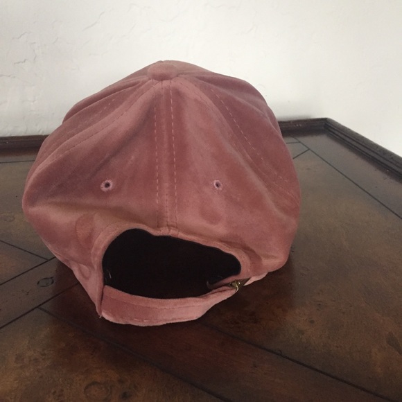 Rose velvet cap - Picture 4 of 5