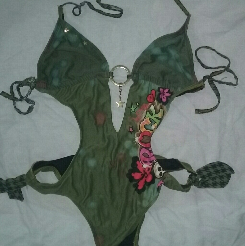 Cut Out One Piece