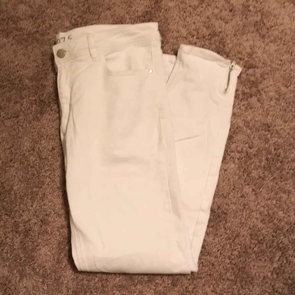 White Zara jeans