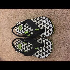 Reef sandals size 7/8