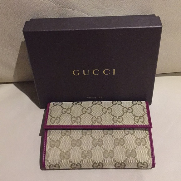 gucci women wallet price