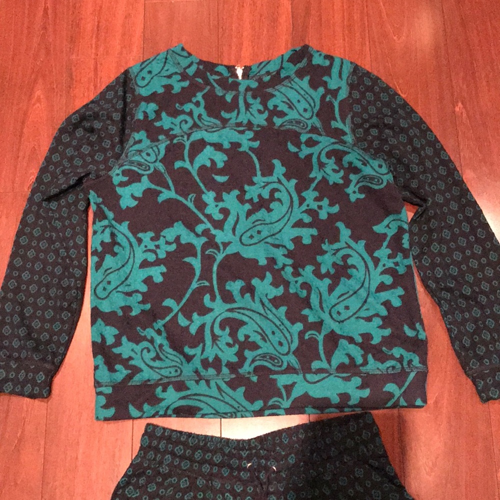 H&M Matching Top And Bottom Perfect For Travel - image 2