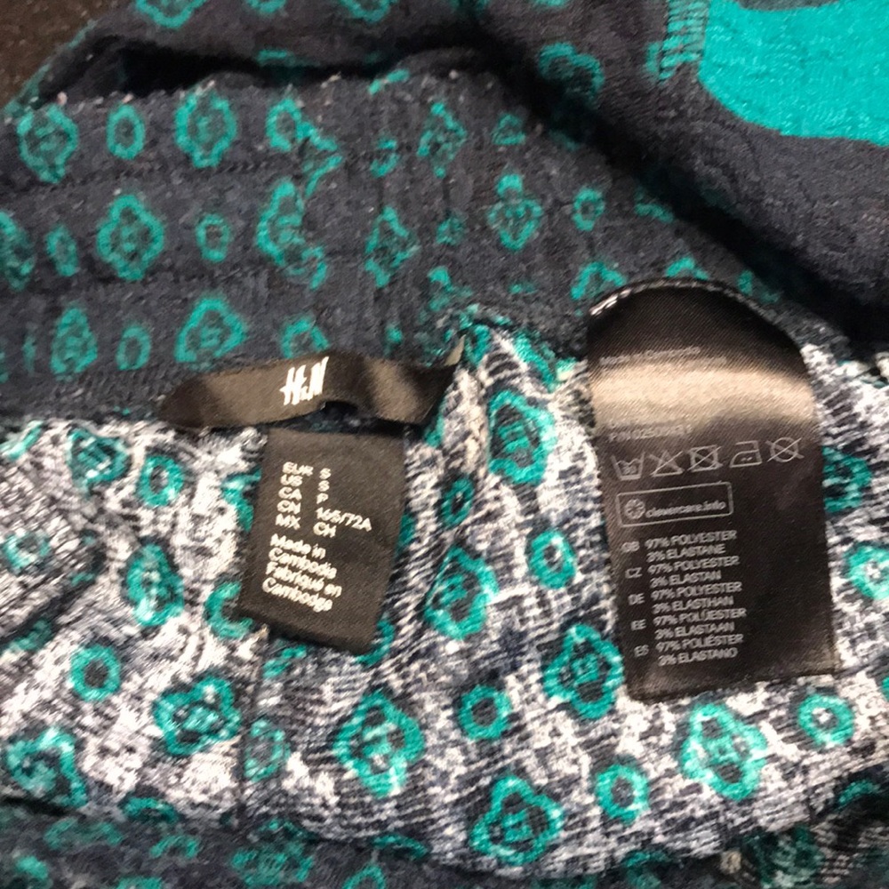 H&M Matching Top And Bottom Perfect For Travel - image 6