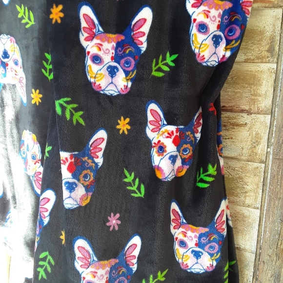 French Bulldog soft throw/blanket. 50" x 70" - Picture 2 of 3