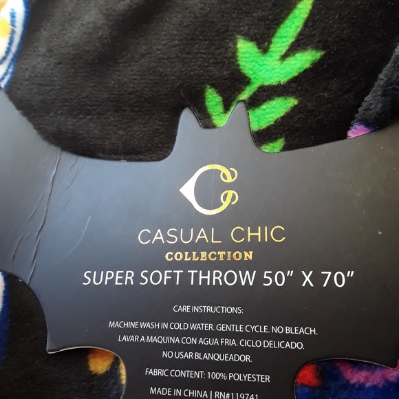 French Bulldog soft throw/blanket. 50" x 70" - Picture 3 of 3