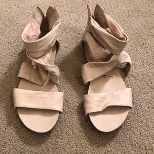 Blowfish Malibu gladiator sandals size 6