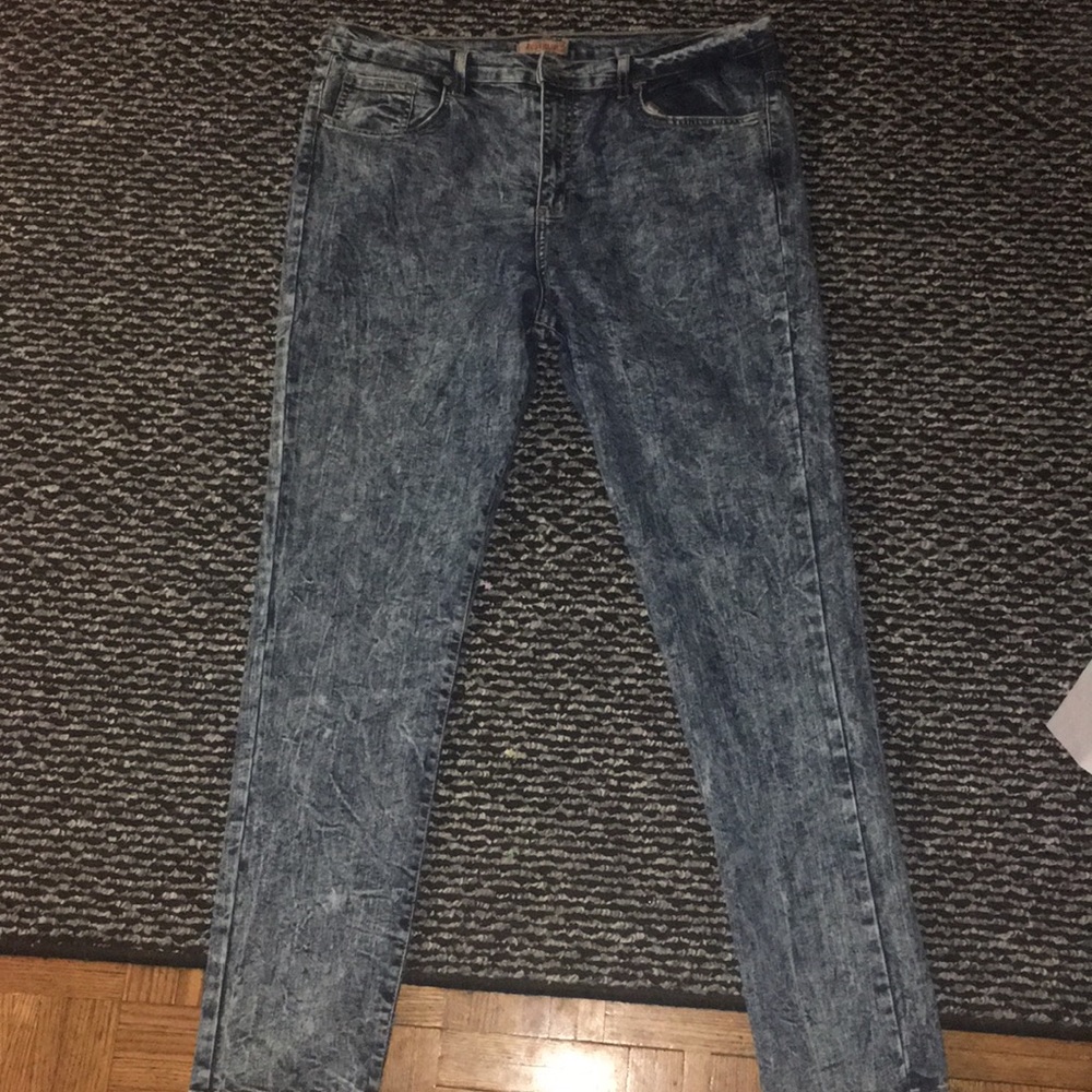 Acid wash jeans