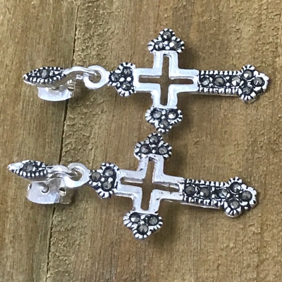 Earrings - Picture 2 of 6