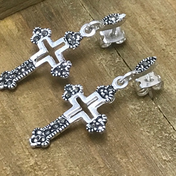 Earrings - Picture 5 of 6