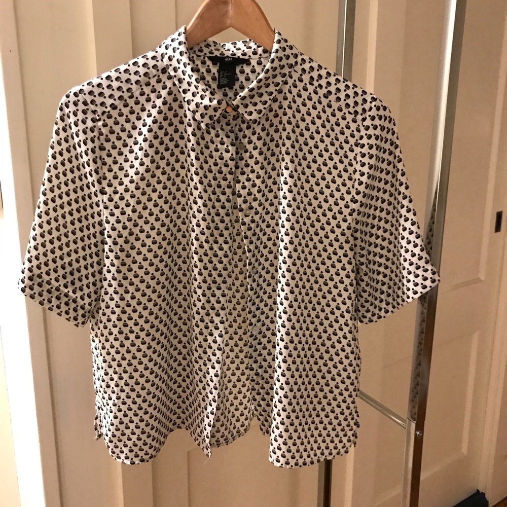 Cute button up crop top.