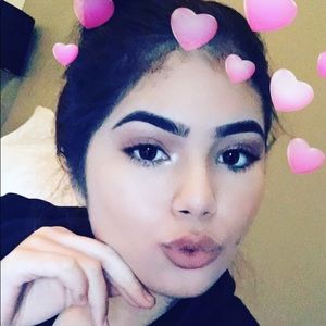 Meet your Posher, Jazmin