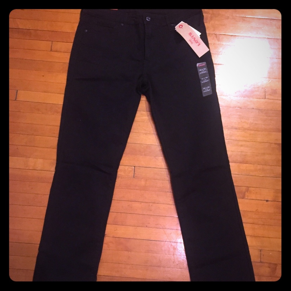 Women’s Levi 714 Straight 32x34 New with tags!!!