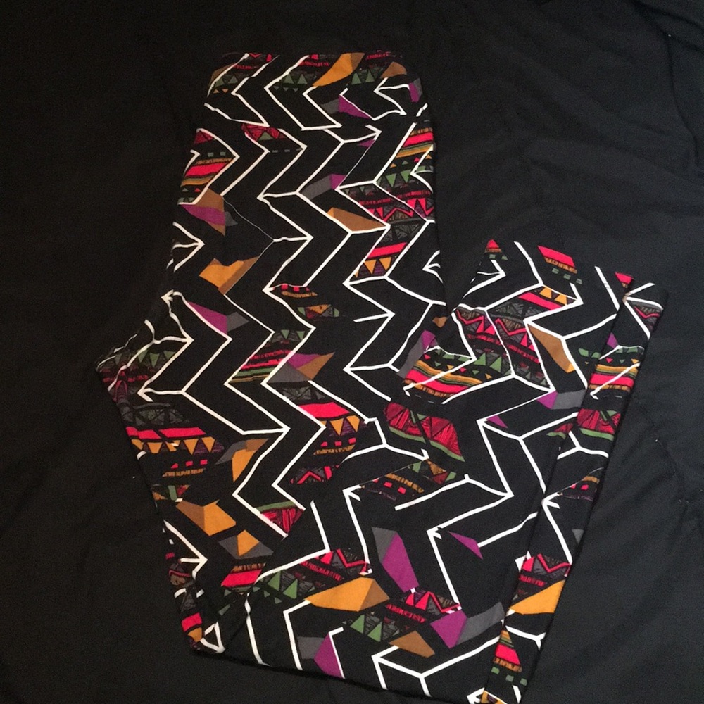 Brand new “Aztec” LulaRoe Leggings