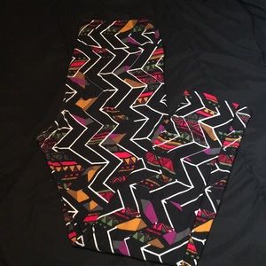 Brand new “Aztec” LulaRoe Leggings