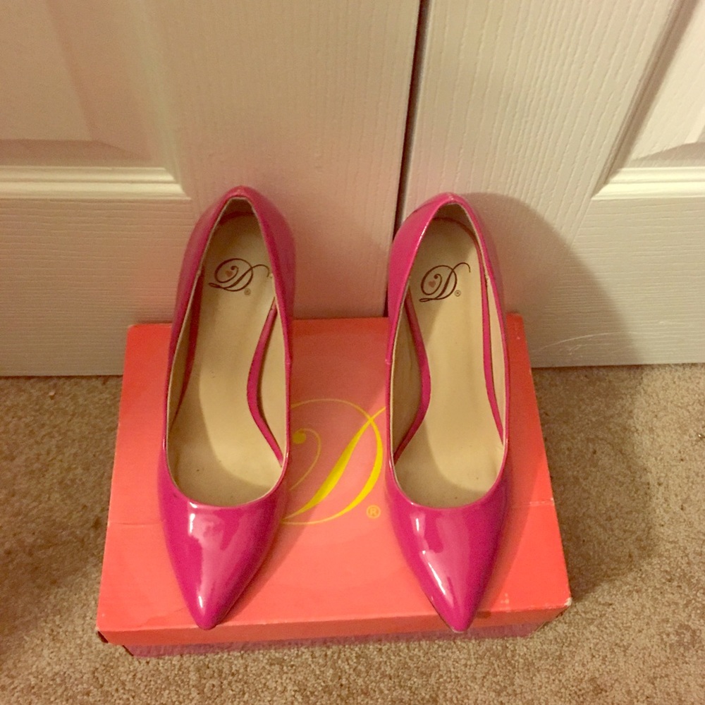 Pointy Toe Pumps