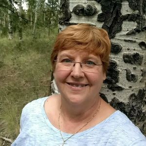 Meet your Posher, Debbie