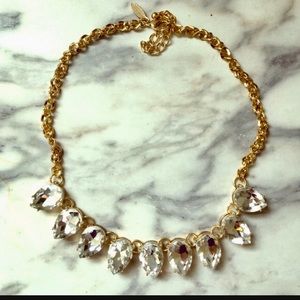 💎💎 Gold statement necklace w white stones 💎💎