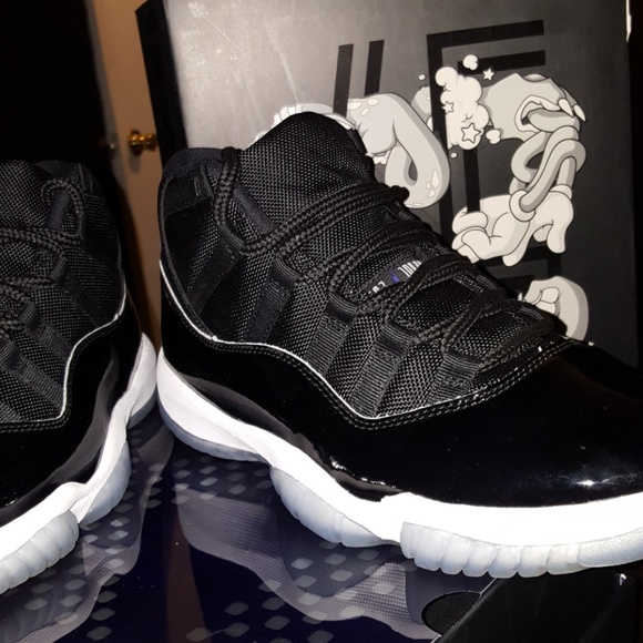 AIR JORDAN 11 RETRO "SPACE JAM" - Picture 3 of 4