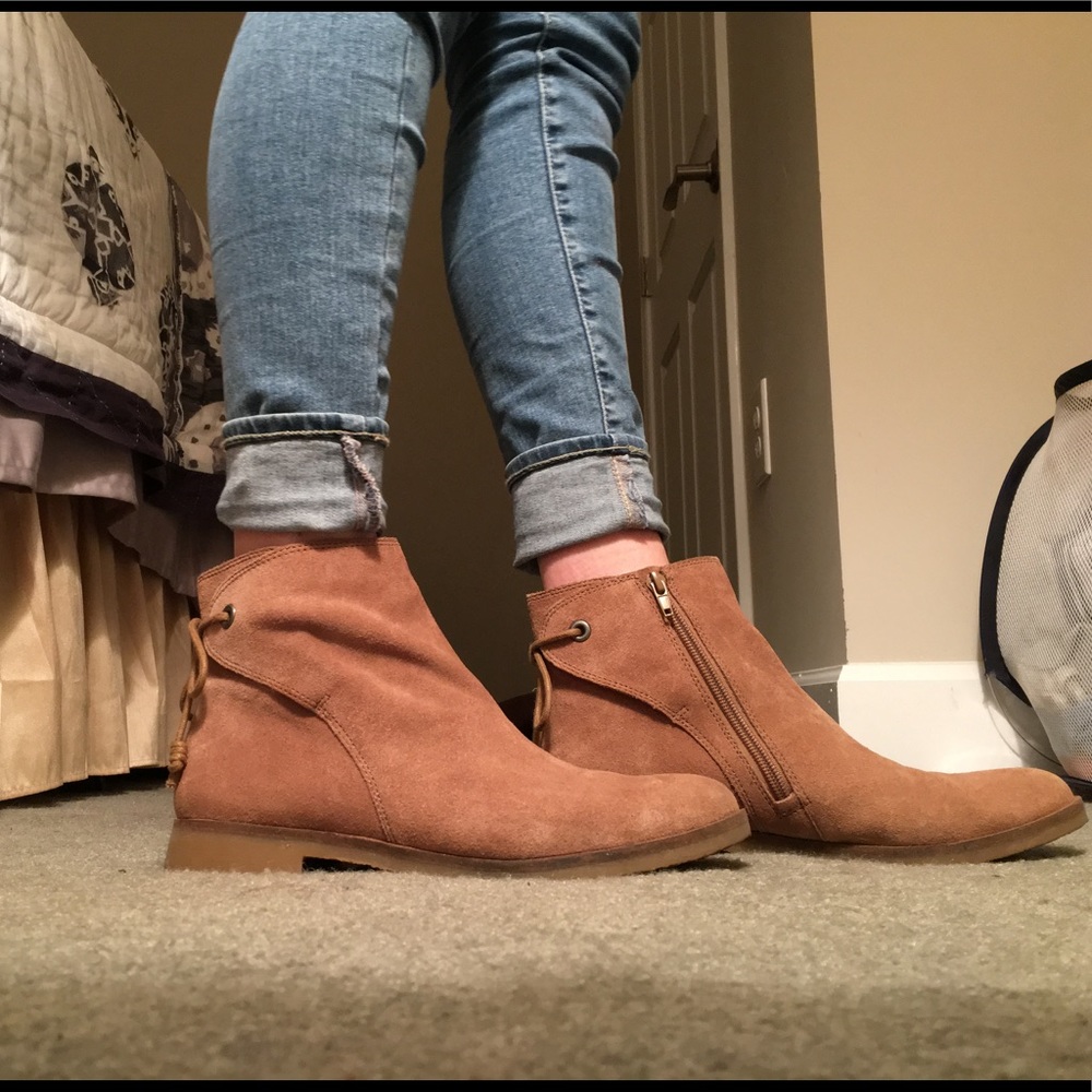 Lucky Brand Brown Suede Booties! Worn once! Size 9
