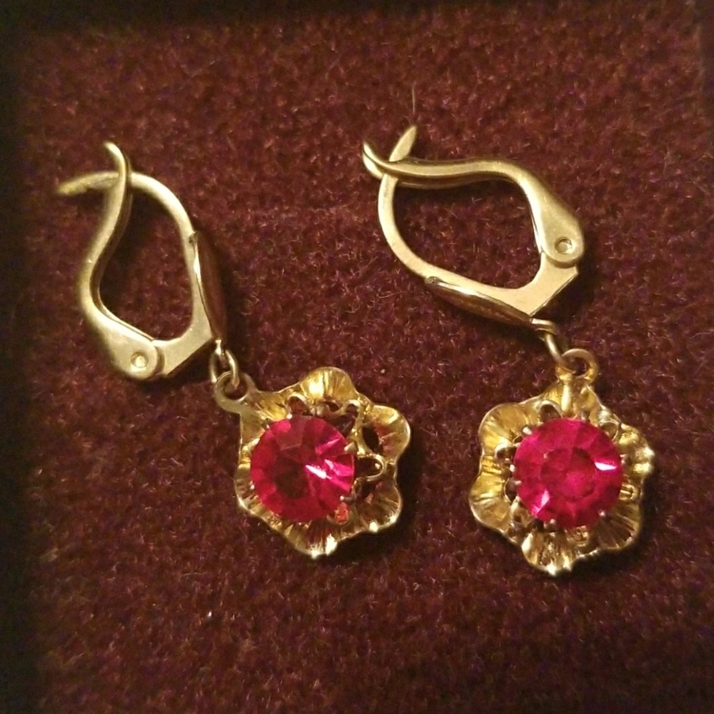 Elegant earrings
