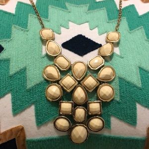Forever 21 beige and gold necklace