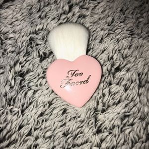 Mini Too Faced blush