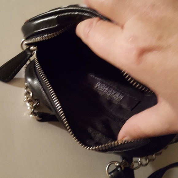 KENNETH COLE CROSSBODY BLK N WHITE - Picture 4 of 6