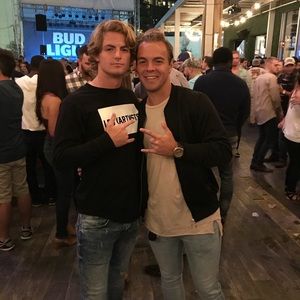 Meet your Posher, Hunter