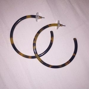 Tortoise shell hoop earrings