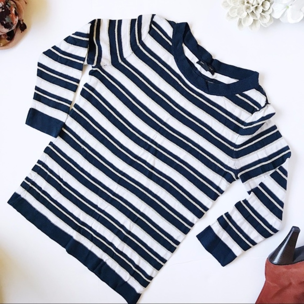 Banana Republic White, Gold, Navy Blue Sweater